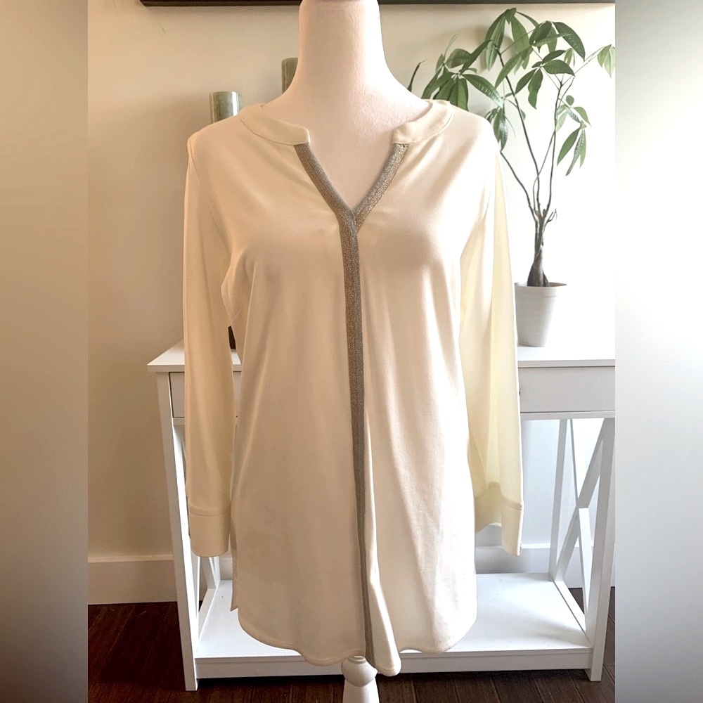 Elegant off white blouse with gold and silver trim